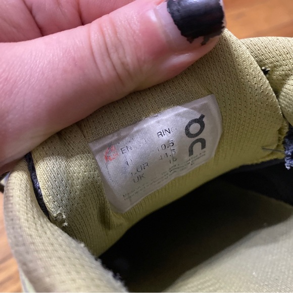 On Cloudstratus Running Sneakers in Pistachio/Grey Size 10.5 - Picture 7 of 11